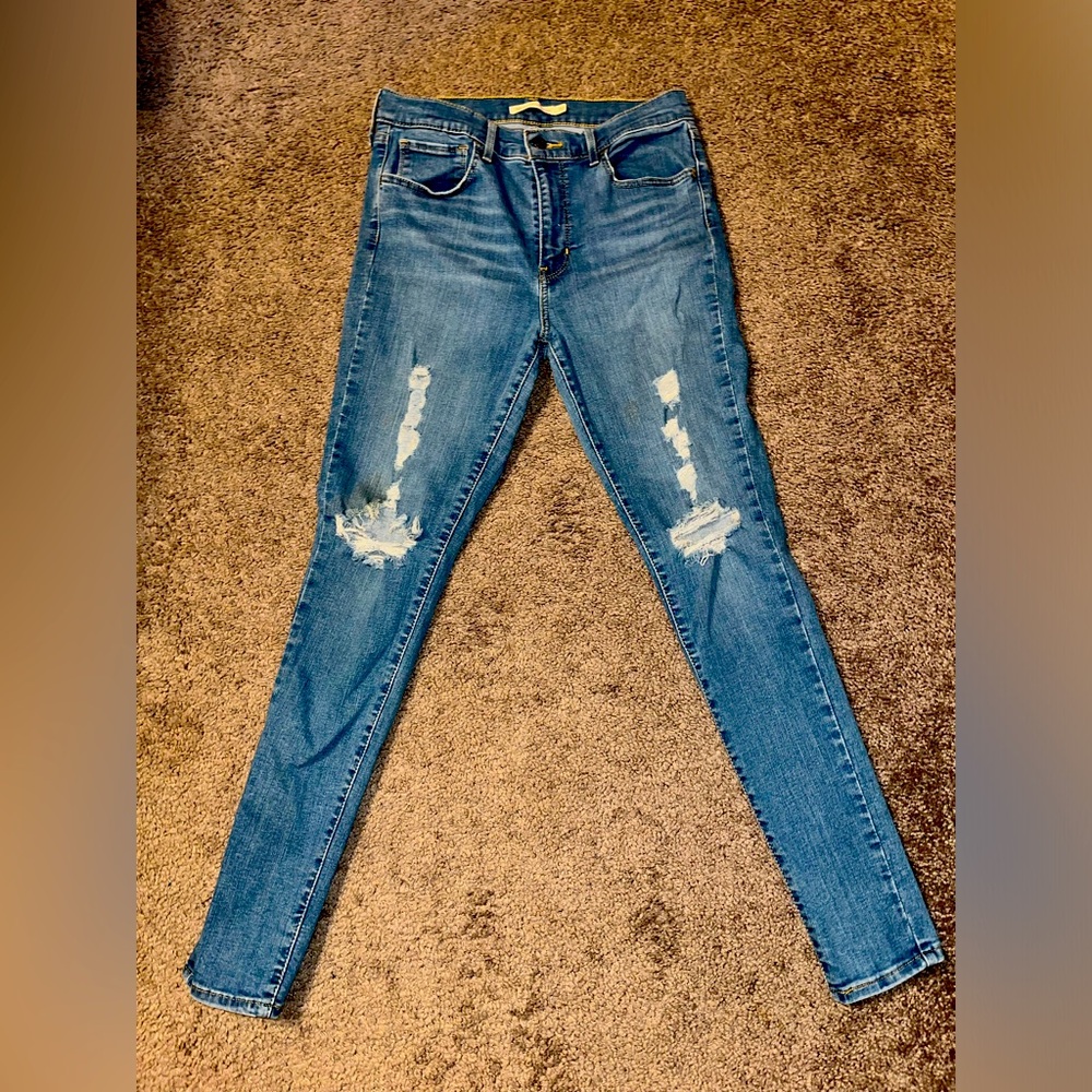 Women’s distressed Levi’s skinny jeans - 11